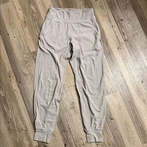 Lululemon High-Waisted Beige Joggers. Worn ONCE!